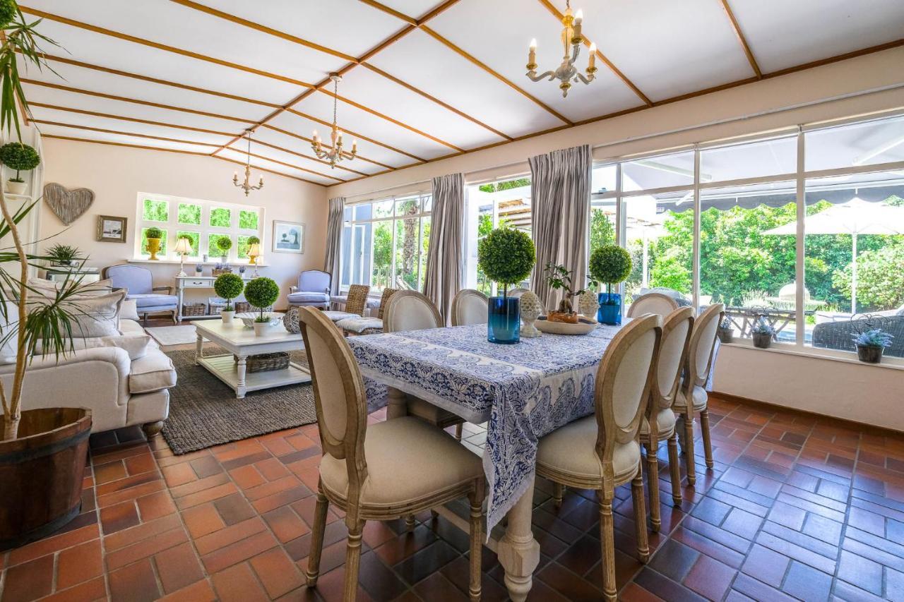 Oude Berg Guesthouse - 10 Caledon Street Джордж Экстерьер фото
